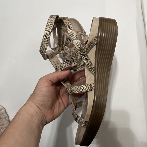 Donald J Pliner Fritz grey Snake print gladiator platform sandals size 7.5 - Picture 4 of 7
